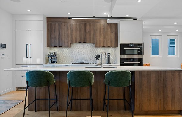 2142 W 1st Avenue Kitsilano