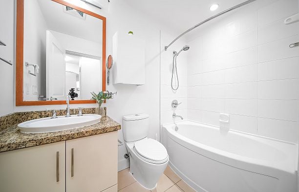 212 6333 Larkin Drive University VW