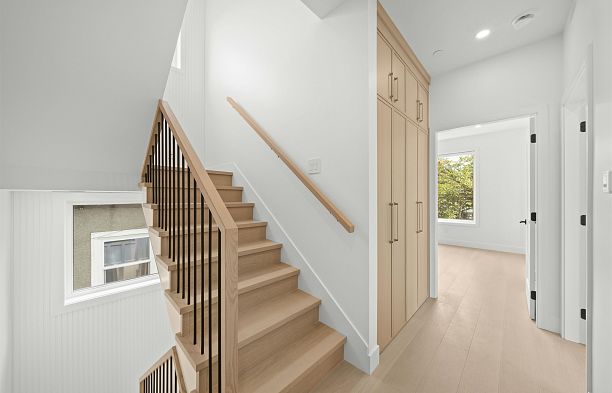 1 6461 E Prince Edward Street Main