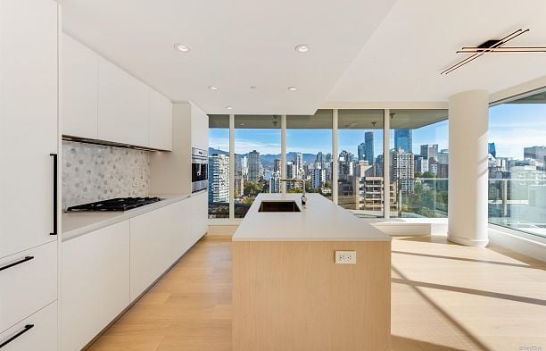 1604 1180 Broughton Street West End VW