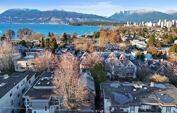 2142 W 1st Avenue Kitsilano