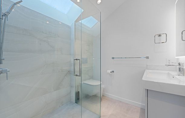 2142 W 1st Avenue Kitsilano