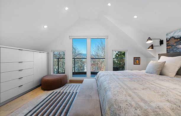 2142 W 1st Avenue Kitsilano