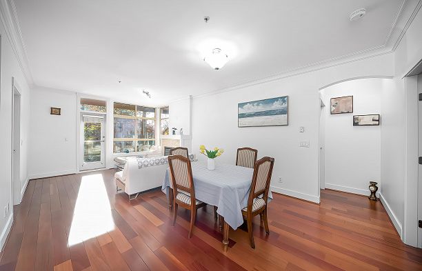 212 6333 Larkin Drive University VW