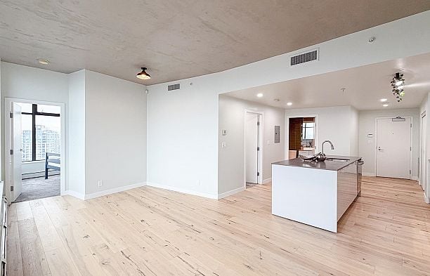 PH4 108 Cordova Street Downtown VW