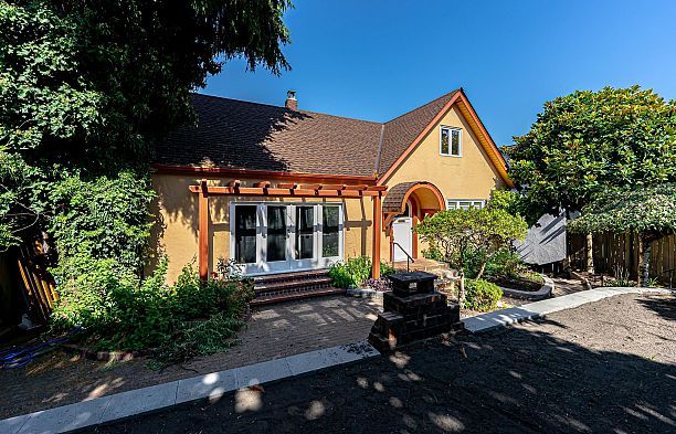4327 Locarno Crescent Point Grey