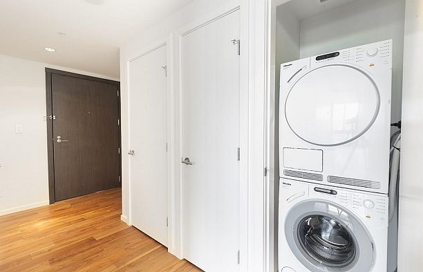 1001 8588 Cornish Street S.W. Marine