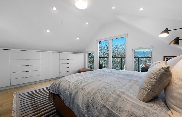 2142 W 1st Avenue Kitsilano