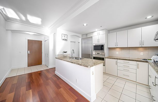 212 6333 Larkin Drive University VW