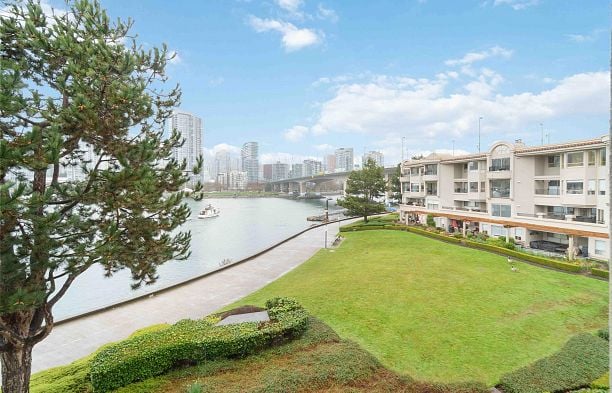 311 1859 Spyglass Place False Creek