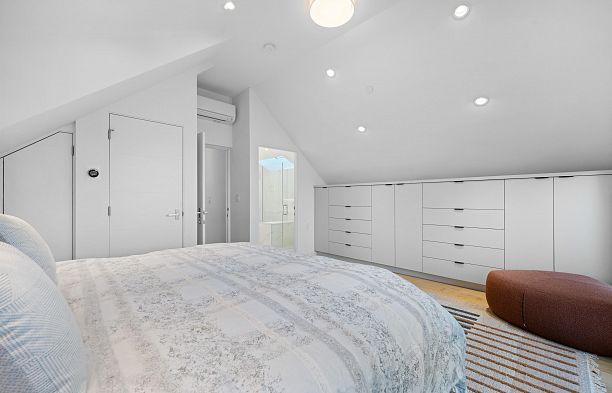 2142 W 1st Avenue Kitsilano