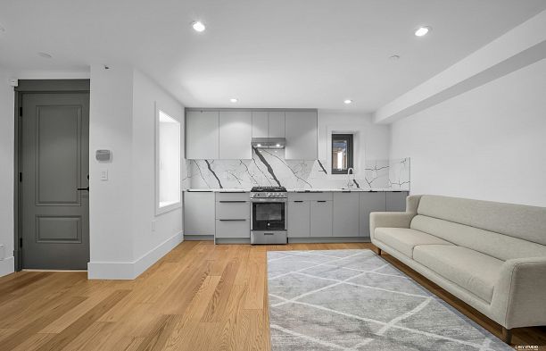 1 1722 W 68th Avenue S.W. Marine