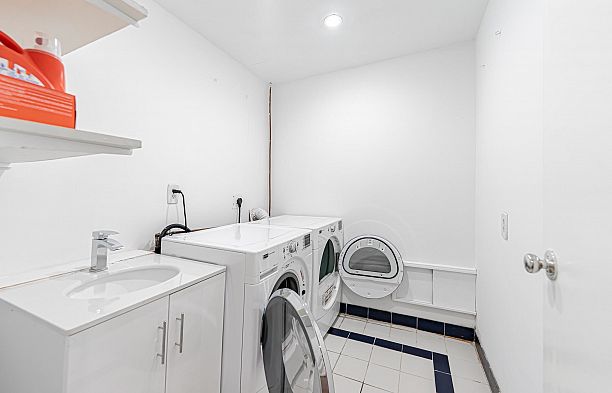 4327 Locarno Crescent Point Grey