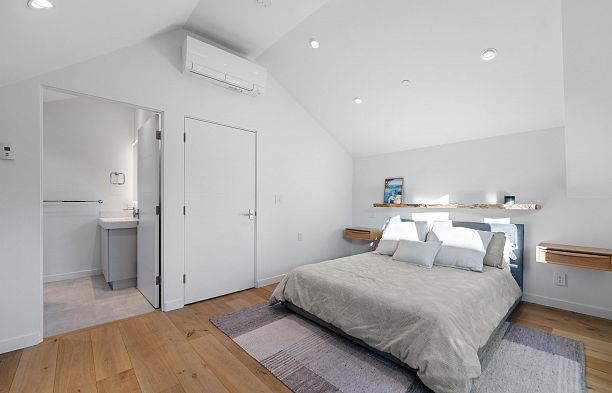 2142 W 1st Avenue Kitsilano