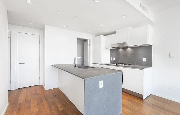 1001 8588 Cornish Street S.W. Marine