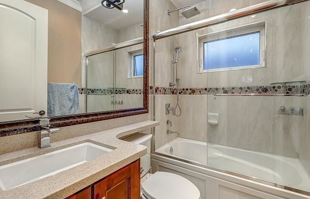 66 W 44th Avenue Oakridge VW