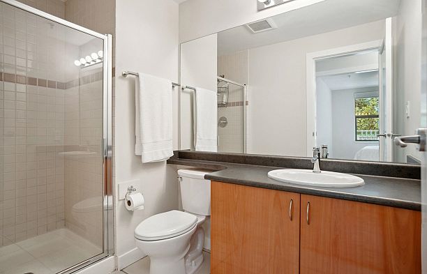 100 1688 Robson Street West End VW