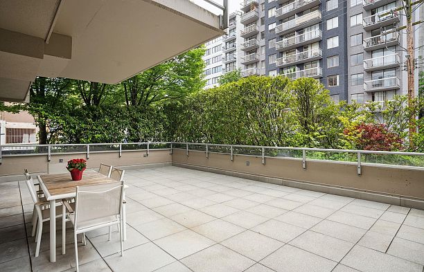 100 1688 Robson Street West End VW