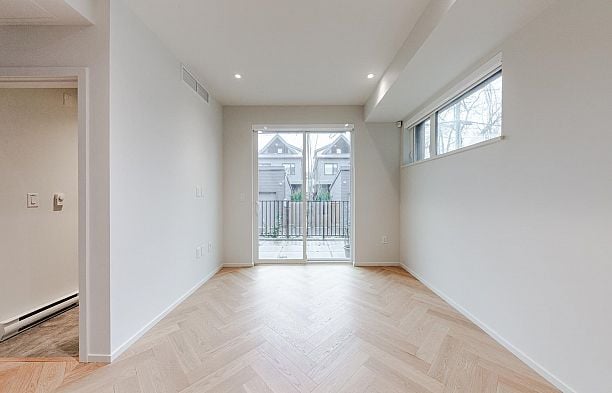 131 765 W 49TH AVENUE, Vancouver BC V5Z 2S6 Oakridge VW