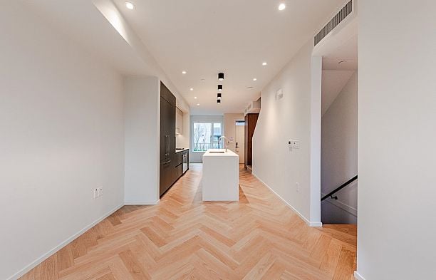 131 765 W 49TH AVENUE, Vancouver BC V5Z 2S6 Oakridge VW