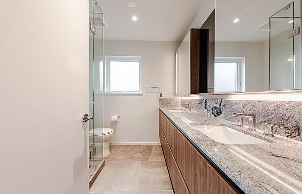 131 765 W 49TH AVENUE, Vancouver BC V5Z 2S6 Oakridge VW