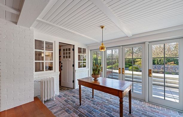 6476 Blenheim Street Southlands