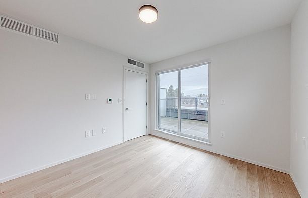 131 765 W 49TH AVENUE, Vancouver BC V5Z 2S6 Oakridge VW