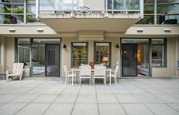 100 1688 Robson Street West End VW