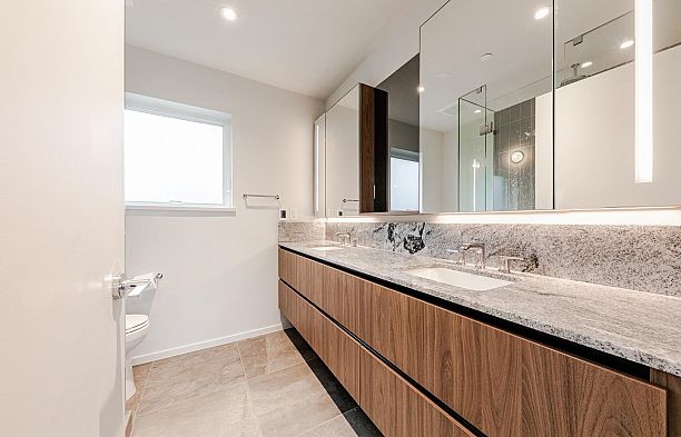 131 765 W 49TH AVENUE, Vancouver BC V5Z 2S6 Oakridge VW