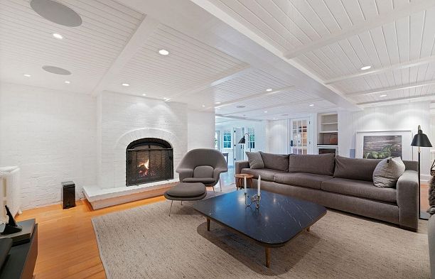 6476 Blenheim Street Southlands