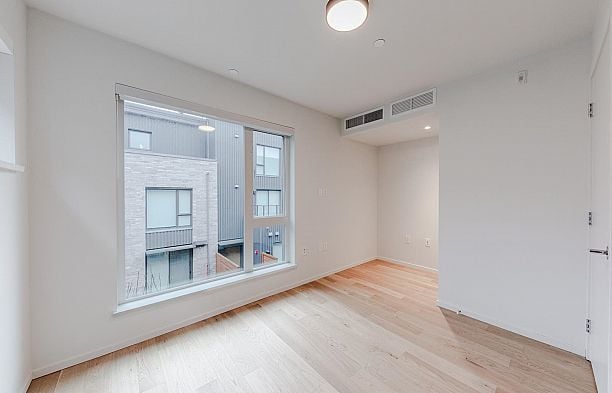 131 765 W 49TH AVENUE, Vancouver BC V5Z 2S6 Oakridge VW