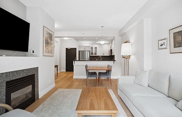 100 1688 Robson Street West End VW