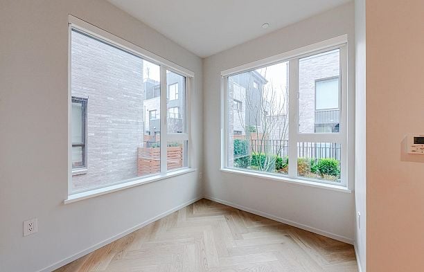 131 765 W 49TH AVENUE, Vancouver BC V5Z 2S6 Oakridge VW