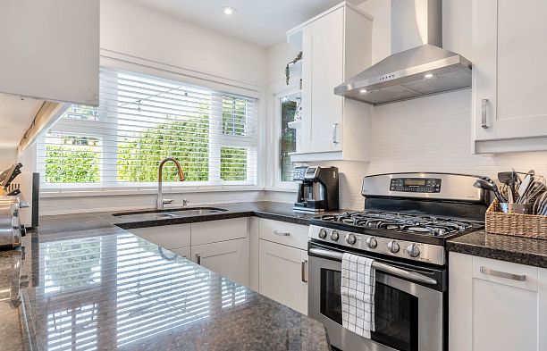 3955 Dunbar Street Dunbar