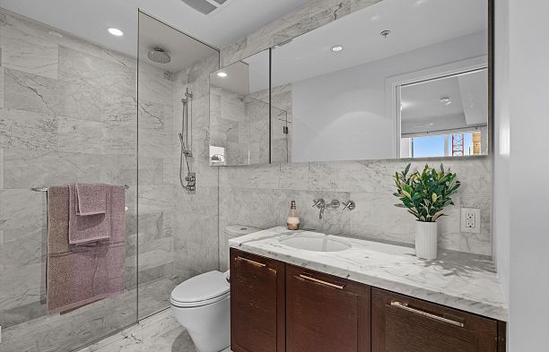 312 2118 W 15th Avenue Kitsilano