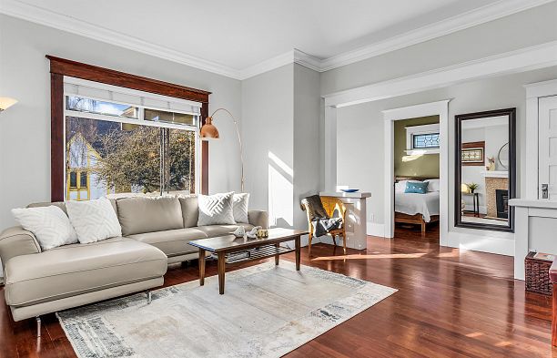 4072 Ontario Street Main