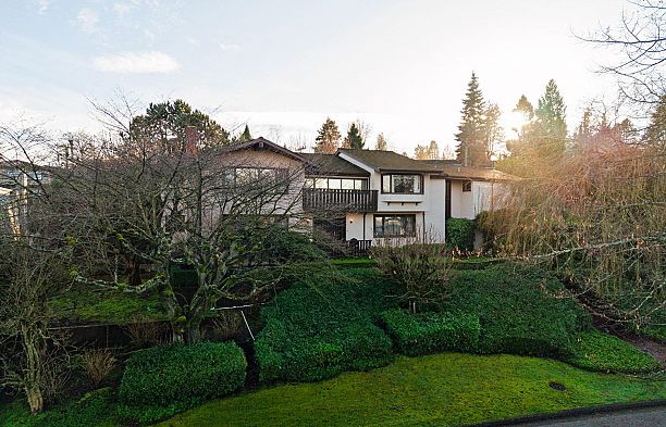 2296 W 32nd Avenue Quilchena