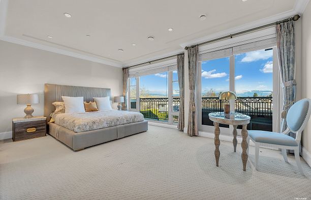 3369 Puget Drive Arbutus