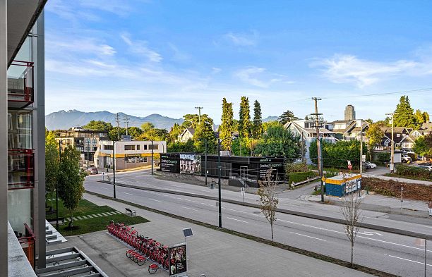 312 2118 W 15th Avenue Kitsilano