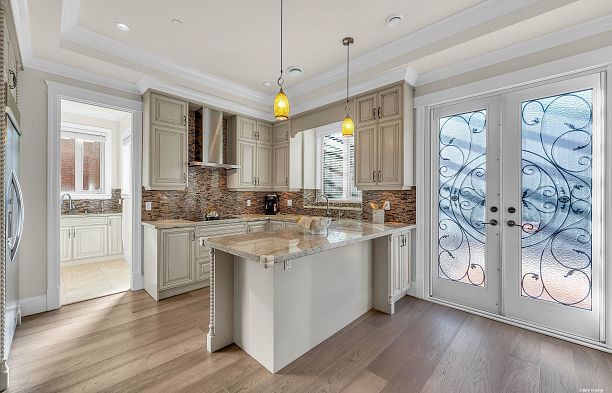 3369 Puget Drive Arbutus