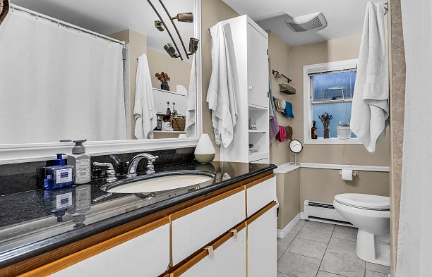 4072 Ontario Street Main