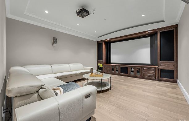 3369 Puget Drive Arbutus