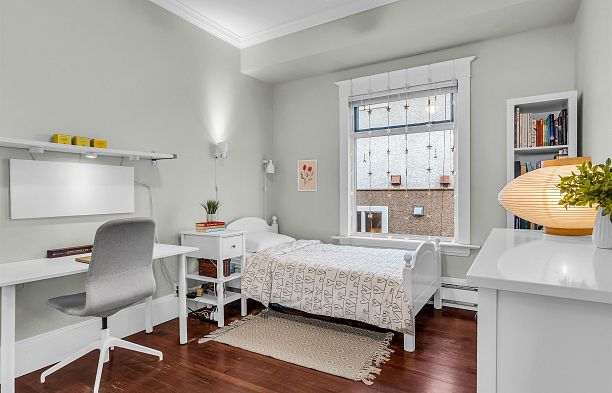 4072 Ontario Street Main