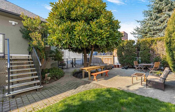 4072 Ontario Street Main