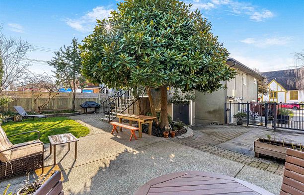 4072 Ontario Street Main