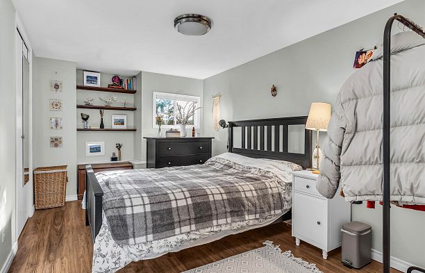 4072 Ontario Street Main