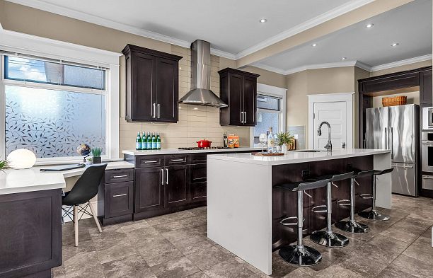 4072 Ontario Street Main