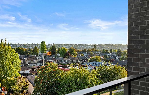 312 2118 W 15th Avenue Kitsilano