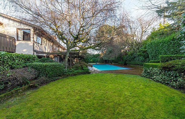 2296 W 32nd Avenue Quilchena