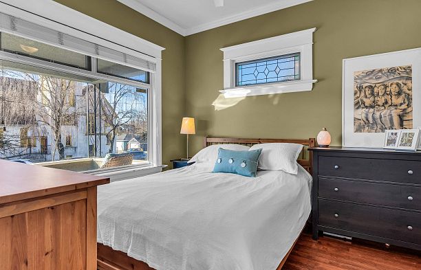 4072 Ontario Street Main